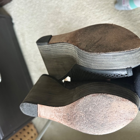 Coach Wedges - Picture 4 of 5